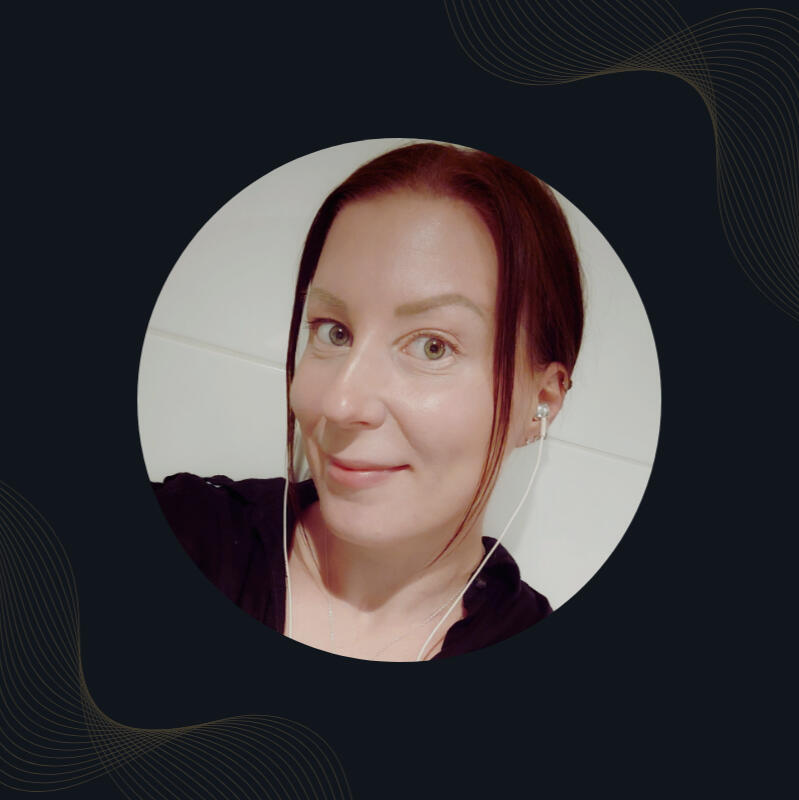Mira Vihervaara, Co-founder of Raven Instinct Oy. E-book author and insider newsletter manager.